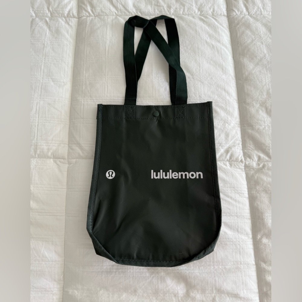 Lululemon shopping bag small size EUC